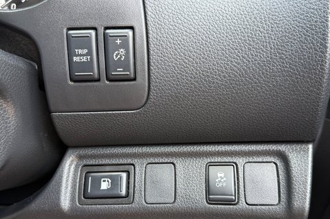 Nissan Navara DCI TEKNA AUTOMATIC - APPLE CAR PLAY - TOWBAR - REAR CANOPY 47
