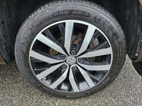 Volkswagen Caravelle 2.0 BiTDI BlueMotion Tech Executive MPV 5dr Diesel DSG 4Motion Euro 6 (s/s) 61