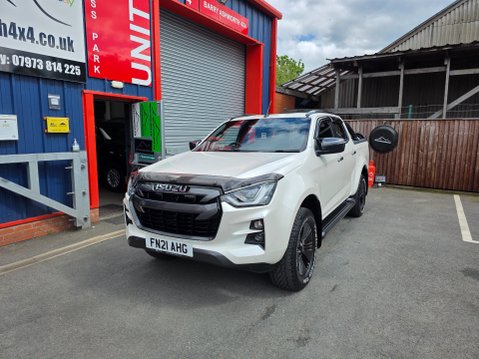 Isuzu D-Max V-CROSS DCB AUTO 1