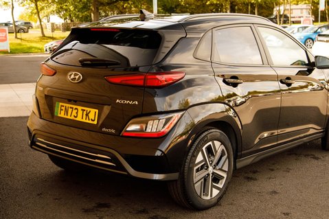 Hyundai KONA PREMIUM 8