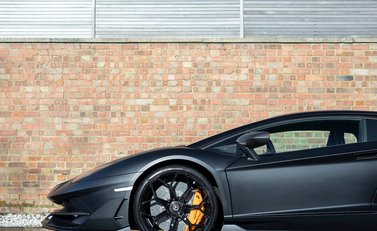 Lamborghini Aventador SVJ LP 770-4 35