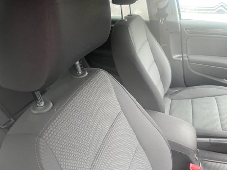 Volkswagen Golf MATCH TSI 10