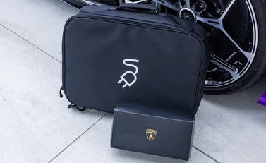 Lamborghini Revuelto 60