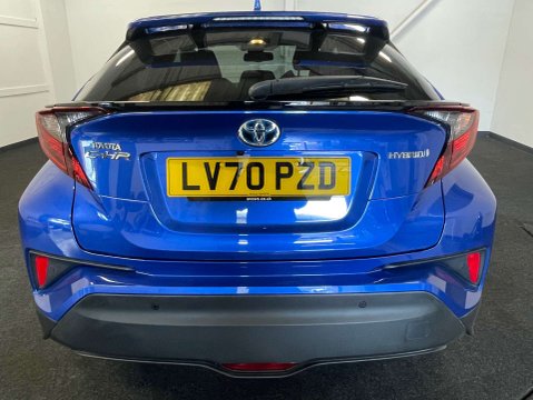 Toyota C-HR 1.8 C-HR Design HEV CVT 5dr 4
