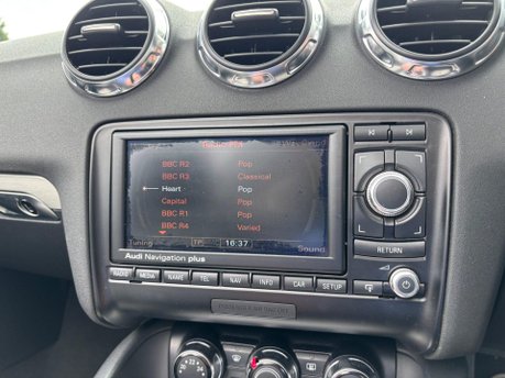 Audi TT 2.5 TFSI Roadster 2dr Petrol Manual quattro Euro 5 (340 ps) 23