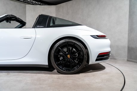 Porsche 911 TARGA 4 PDK. WARRANTY. ADAPTIVE CRUISE CONTROL. HEATED SEATS. HEATED WHEEL 13