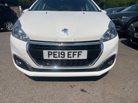 Peugeot 208 1.2 PureTech Signature Euro 6 (s/s) 5dr 9