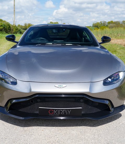 Aston Martin Vantage V8 1