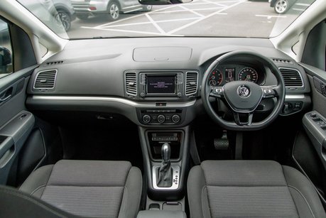 Volkswagen Sharan SE NAVIGATION TSI DSG