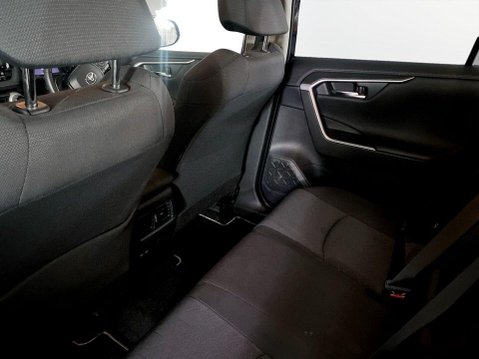 Toyota Rav4 2.5 VVT-h GPF Design SUV 5dr Petrol Hybrid CVT Euro 6 (s/s) (218 ps) Cruis 19