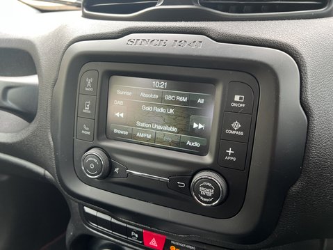 Jeep Renegade (Sold) 1.4T MultiAirII Longitude SUV 5dr Petrol DDCT Euro 6 (s/s) (140 ps) 29
