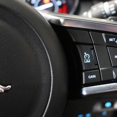 Jaguar E-Pace 2.0 E-Pace R-Dynamic S AWD Auto 4WD 5dr 1