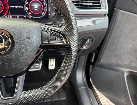 Skoda Superb 2.0 Superb SportLine+ TDI Semi-Auto 5dr 25