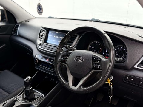 Hyundai TUCSON 2.0 Tucson SE Nav Blue Drive 2WD CRDi 5dr 31