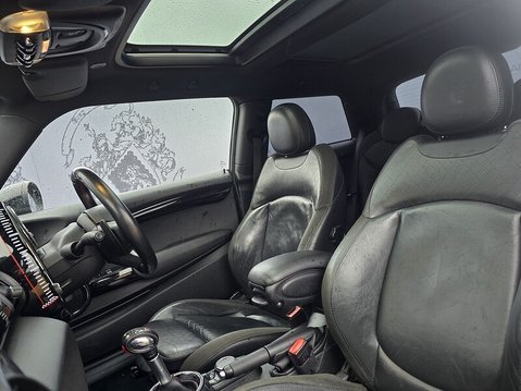 Mini Hatch JOHN COOPER WORKS 19