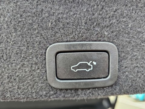 Volvo XC60 2.4 XC60 R-Design Luxury Nav D5 AWD Auto 4WD 5dr 27