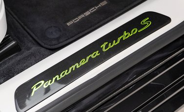 Porsche Panamera Turbo S E-Hybrid Executive 22