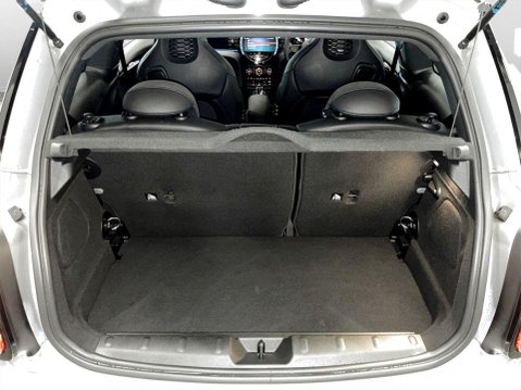 Mini Hatch 1.5 Cooper Sport Hatchback 3dr Petrol Steptronic Euro 6 (s/s) (136 ps) 21
