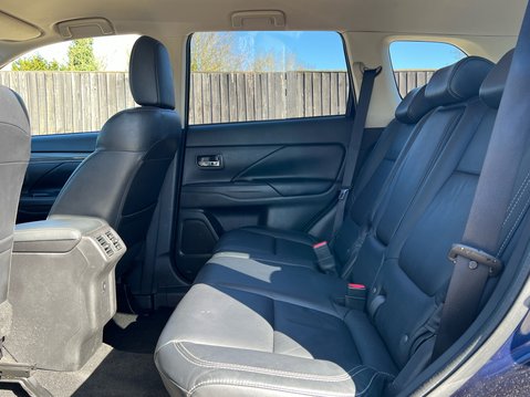 Mitsubishi Outlander 4 9