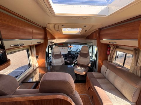 Adria Coral S680 ST 35