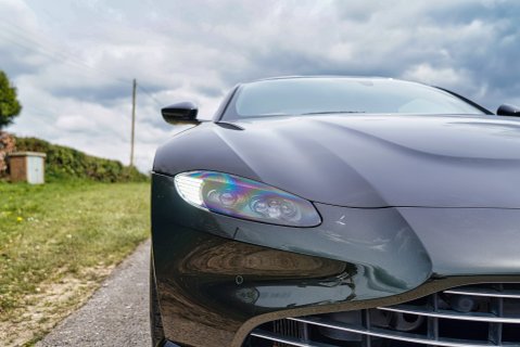 Aston Martin Vantage V8 18