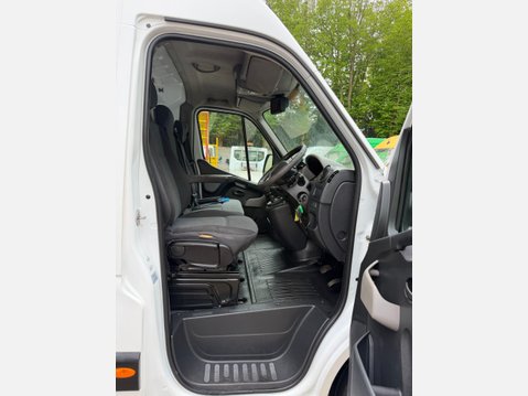 Renault Master 2.3 dCi 35 Panel Van 5dr Diesel Manual FWD LWB Medium Roof Euro 4 (100 ps) 30