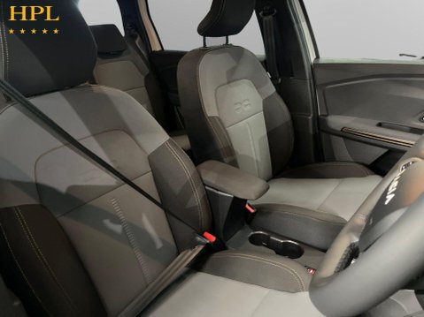 Dacia Jogger 1.6 Hybrid EXTREME MPV 5dr Petrol Hybrid Auto Euro 6 (s/s) (140 ps) 11