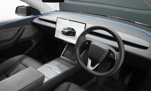 Tesla Model Y RWD Standard Range GROK AI Rear Screen Heated & Vented Seats VATQ 2
