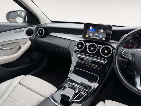 Mercedes-Benz C Class 2.0 C200 Sport Auto 4dr 11