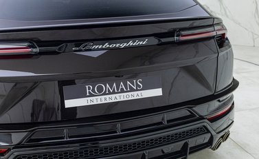 Lamborghini Urus S 30