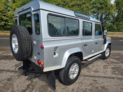 Land Rover Defender 110 TD5 XS STATION WAGON 4