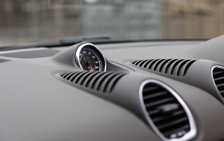 Porsche 718 Boxster - BOSE, 20" Alloys, Sport Chrono, and More 9