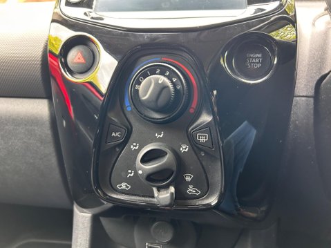 Peugeot 108 ALLURE 32