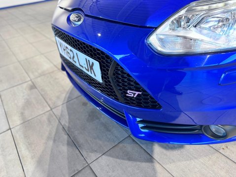 Ford Focus 2.0T EcoBoost ST-3 Euro 5 (s/s) 5dr 32