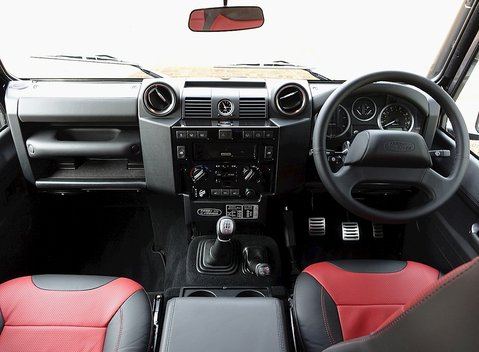 Land Rover 90 Adventure 25