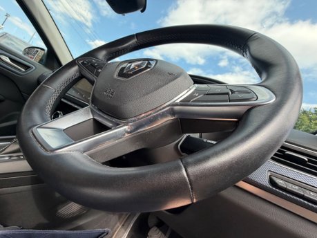 Renault Arkana ICONIC E-TECH 15