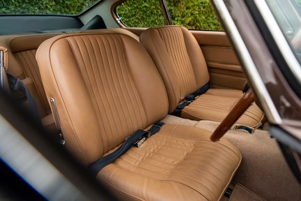 Aston Martin DB6 MKII 25