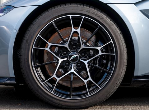 Aston Martin V8 Vantage 10