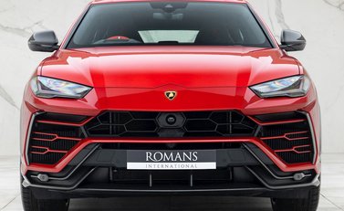 Lamborghini Urus 4