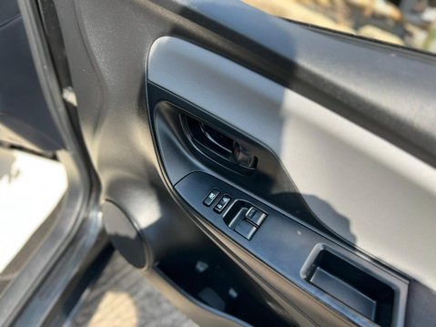 Toyota Yaris VVT-I ACTIVE 46