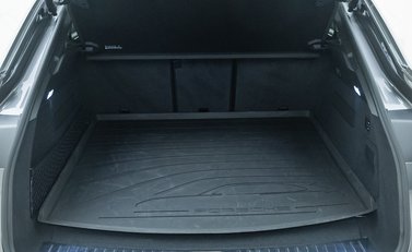 Porsche Cayenne E-HYBRID coupe 39