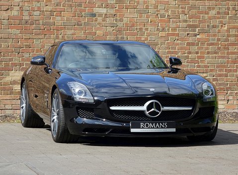 Mercedes-Benz SLS AMG 1