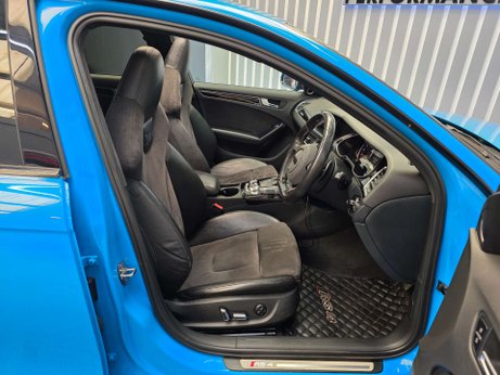 Audi RS4 4.2 FSI V8 Estate 5dr Petrol S Tronic quattro Euro 5 (450 ps) 25