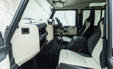 Land Rover Defender 110 Works V8 70th Edition 11