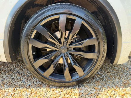 Volkswagen Tiguan 2.0 TDI R-Line 4Motion Euro 6 (s/s) 5dr 15