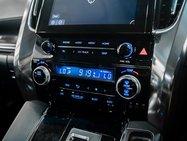 Toyota Alphard 2.5 MPV 2.5 SUV Automatic Petrol 41