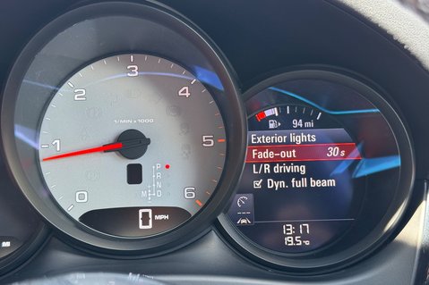 Porsche Macan D S PDK - £14K EXTRAS -AIR SUSPENSION -PDLS+ -BOSE -SIDE SKIRTS -ACC-CAMERA 43