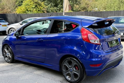 Ford Fiesta ST-2 - 8 SERVICES -NEW MOT -HEATED SEATS -KEYLESS -JUST SERVICED 2