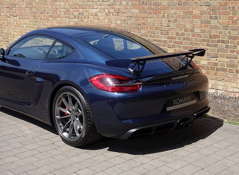 Porsche Cayman GT4 19