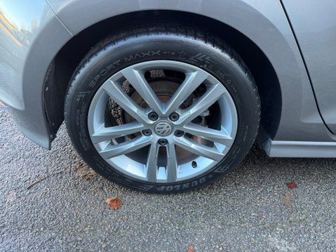 Volkswagen Golf R-LINE TSI ACT BLUEMOTION TECHNOLOGY 42